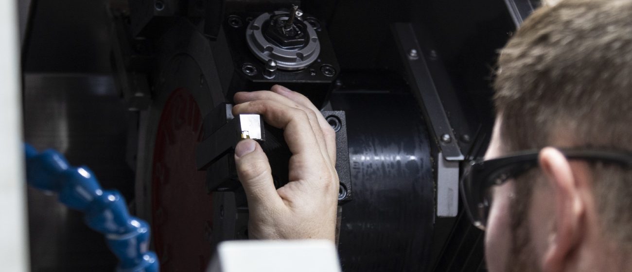 Fixed Head CNC Machining For Tight Tolerance Complex Parts